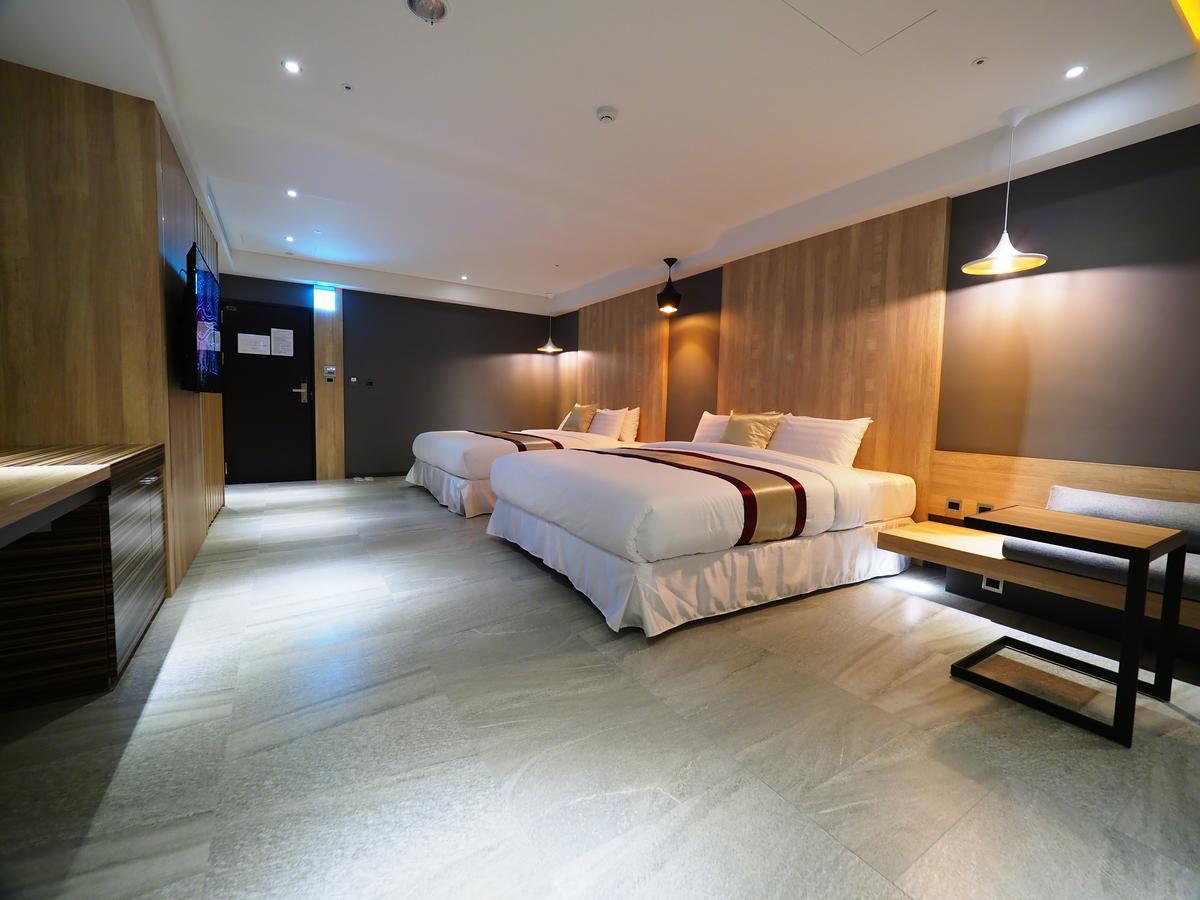Wei Feng Qing MOTEL Kaohsiung Exterior foto