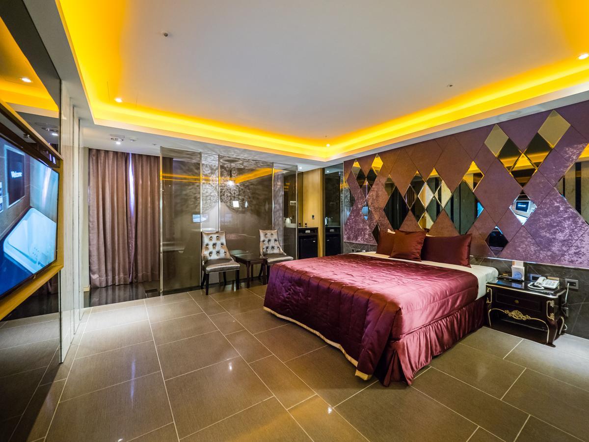 Wei Feng Qing MOTEL Kaohsiung Exterior foto