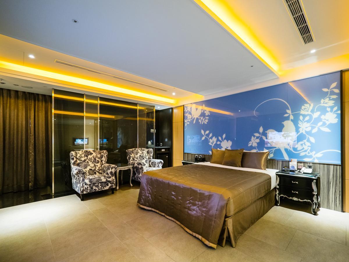 Wei Feng Qing MOTEL Kaohsiung Exterior foto